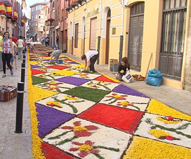 Feria de Turismo de Carrión, una alfombra de flores