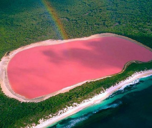 Hermoso_Lago_Rosa__Lake_Retba_Senegal